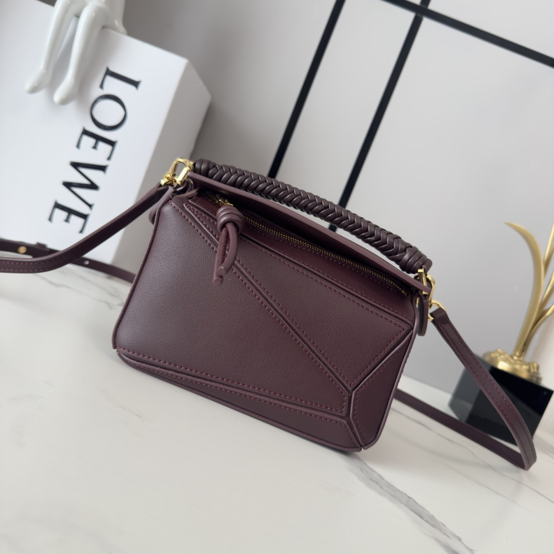 wsxc1775750731373_0 LOEWE Fashion Bag - Image 1