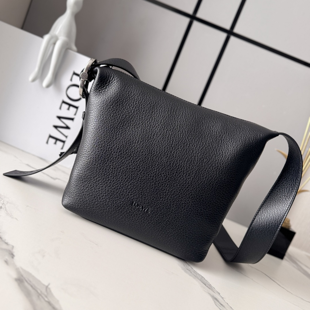 wsxc1775752839352_0 LOEWE Fashion Bag - Image 1