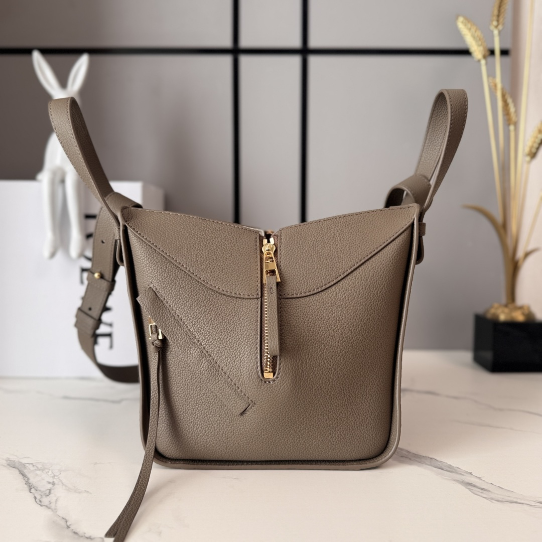 wsxc1775754774190_2 LOEWE Fashion Bag - Image 1