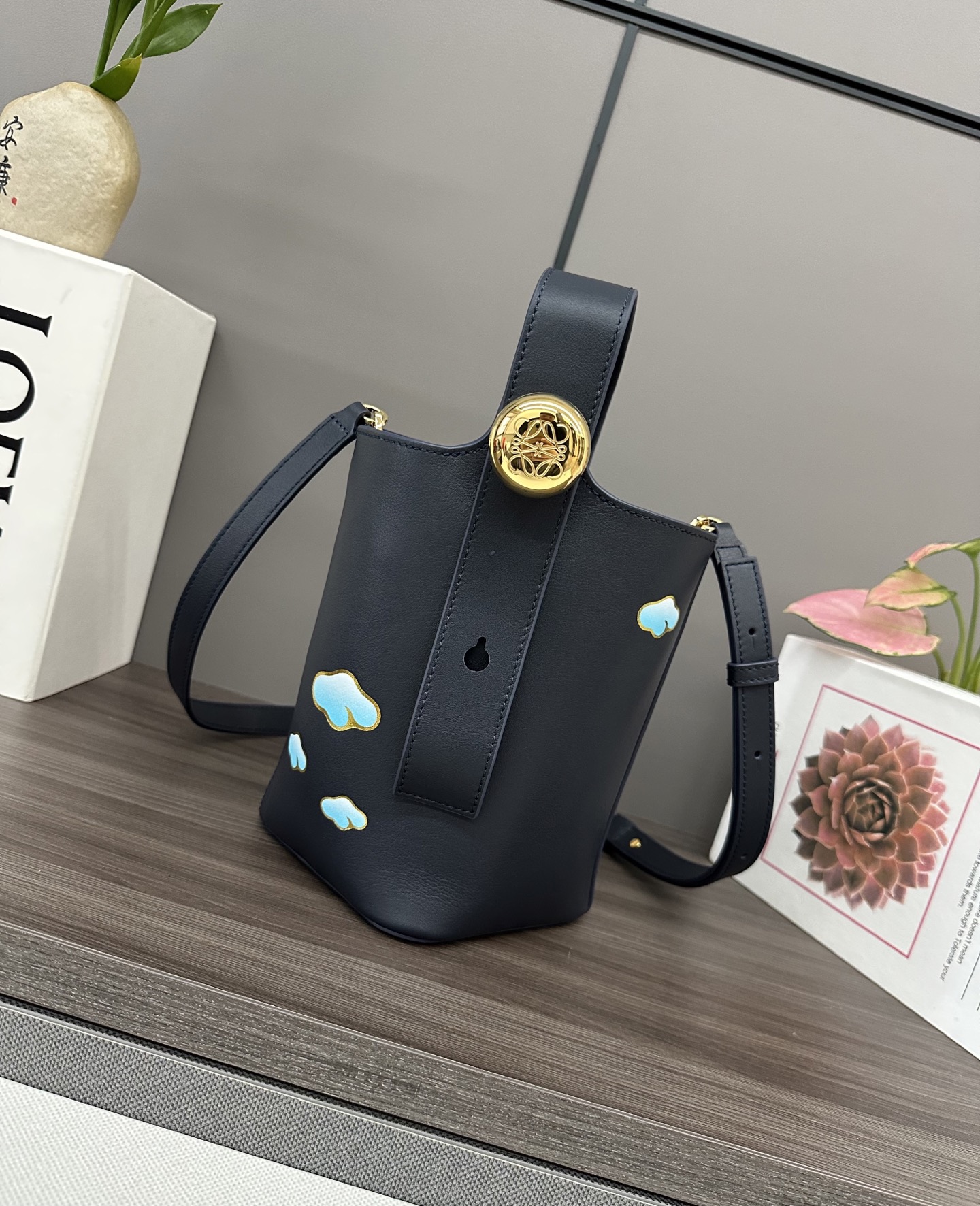 wsxc1775930544600_0 LOEWE Fashion Bag - Image 1