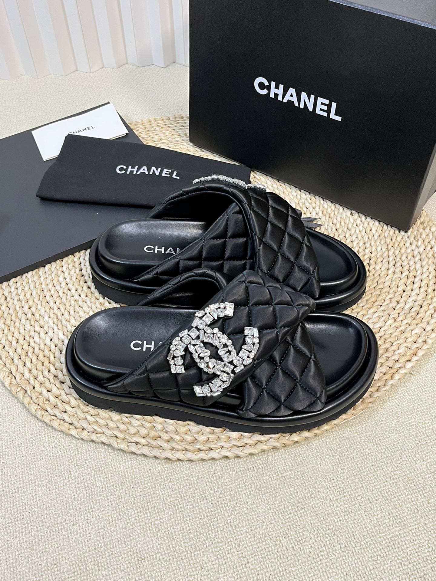 wsxc1775953075362_2 Chanel Fashion Slippers - Image 1