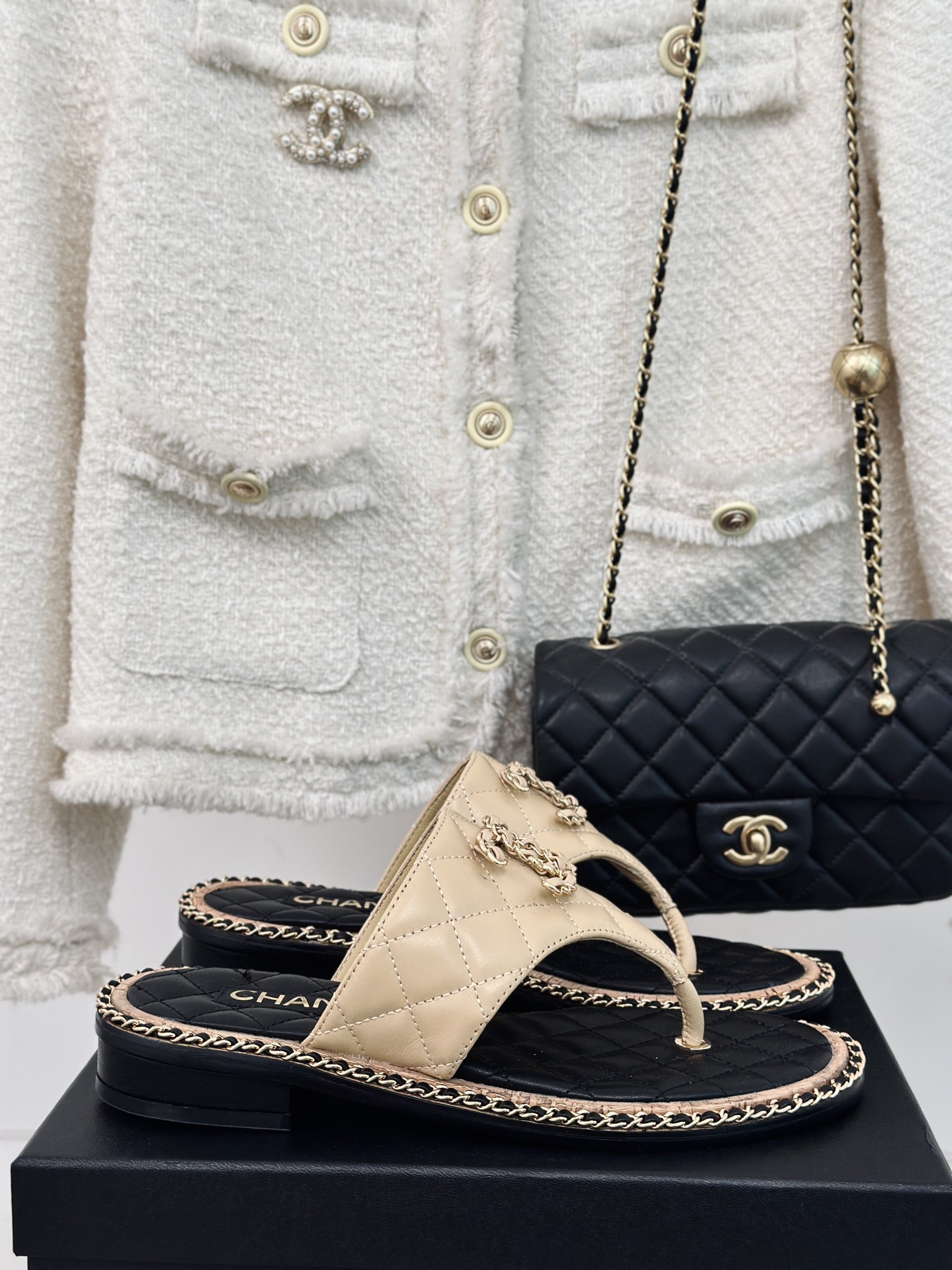 wsxc1775955411392_1 Chanel Fashion Slippers - Image 1