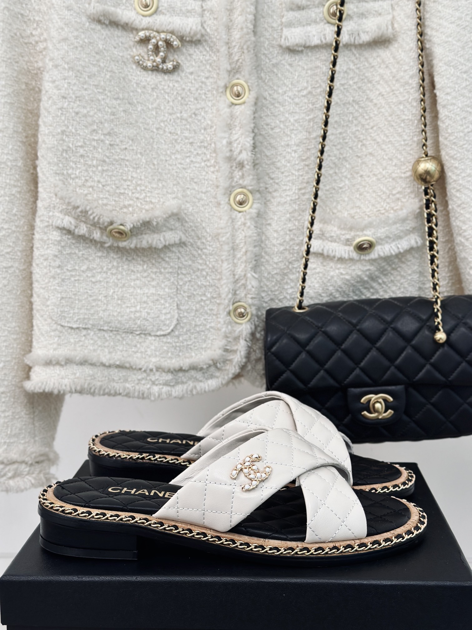 wsxc1775955597774_1 Chanel Fashion Slippers - Image 1