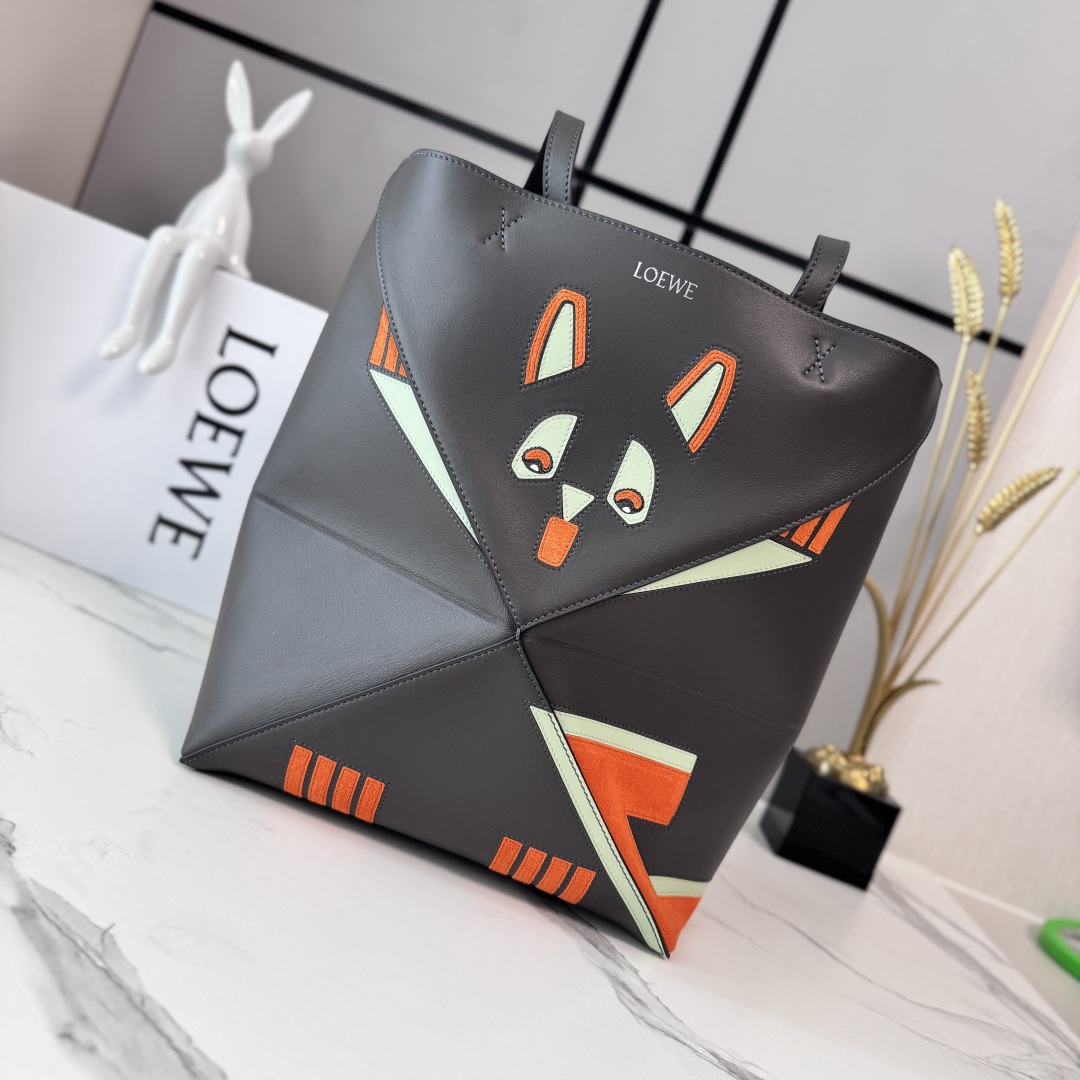 wsxc1776010741785_0 LOEWE Fashion Bag - Image 1