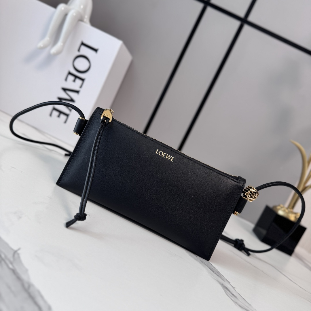 wsxc1776010903293_0 LOEWE Fashion Bag - Image 1