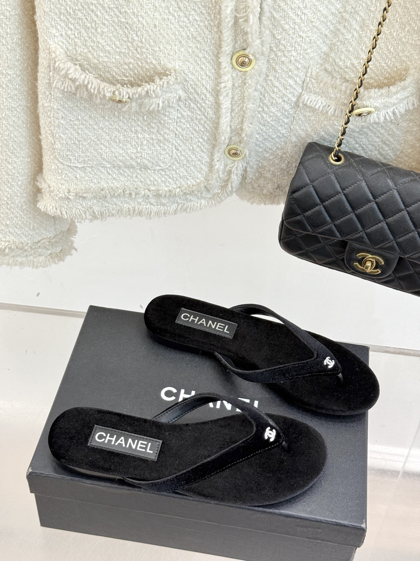 wsxc1776135693515_2 Chanel Fashion Slippers - Image 1