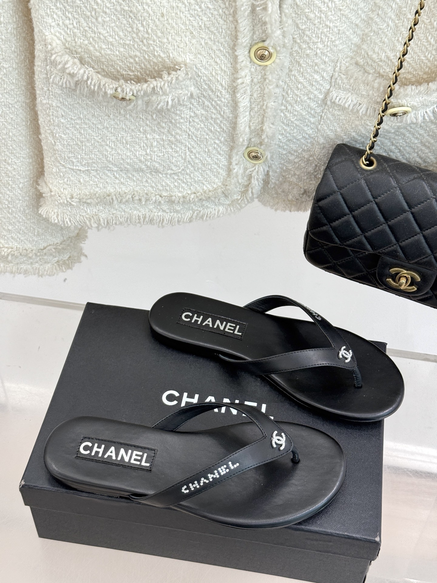 wsxc1776135763573_2 Chanel Fashion Slippers - Image 1