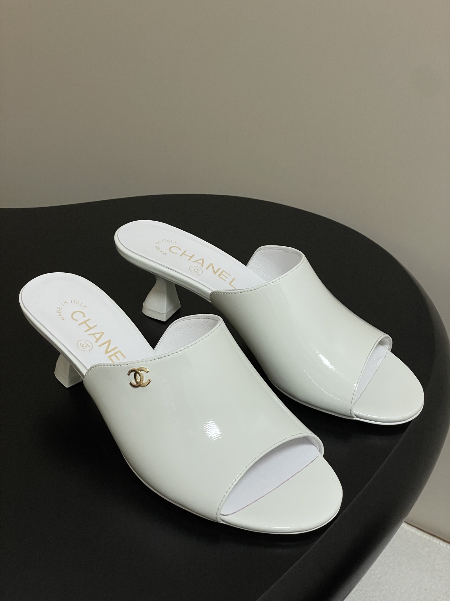 wsxc1776194981986_0 Chanel Fashion High Heels - Image 1