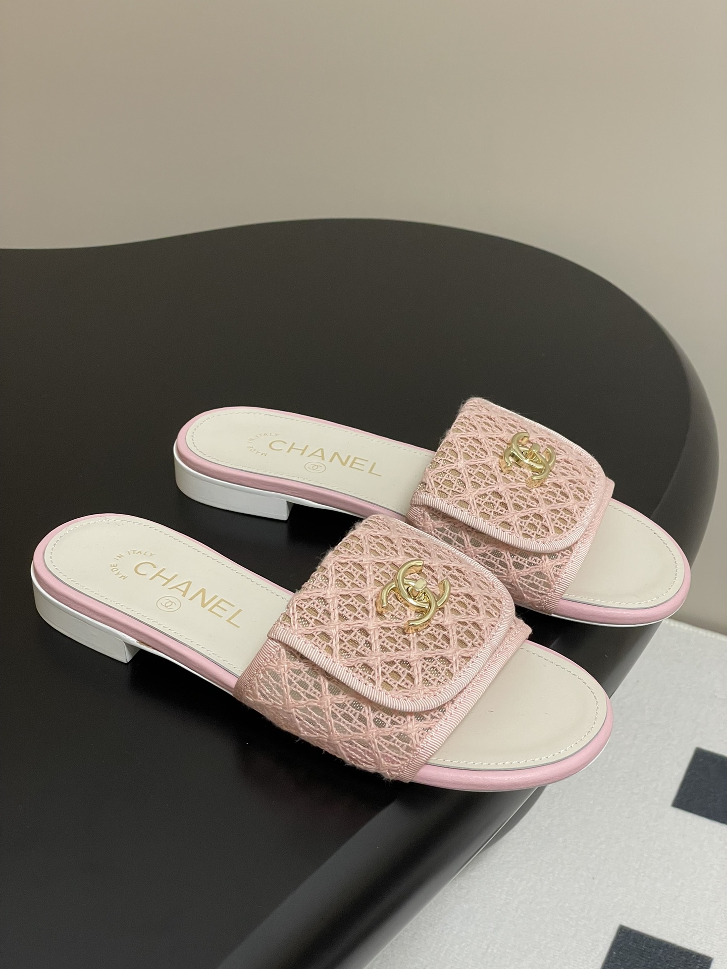 wsxc1776278267066_0 Chanel Fashion Slippers - Image 1