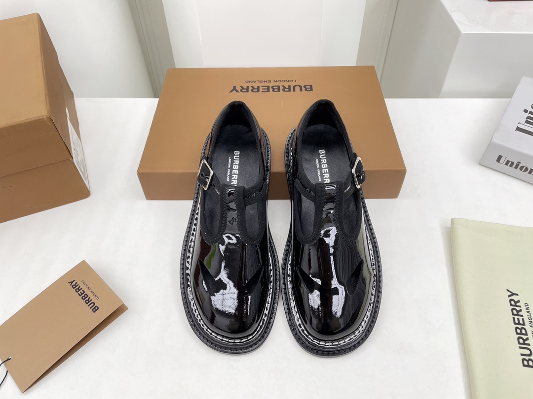 wsxc1776299899371_1 Burberry Fashion Shoes - Image 1