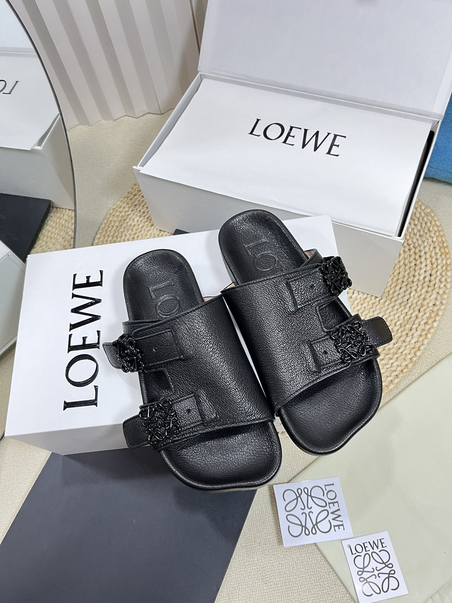 wsxc1776302398786_0 Loewe Fashion Slippers - Image 1