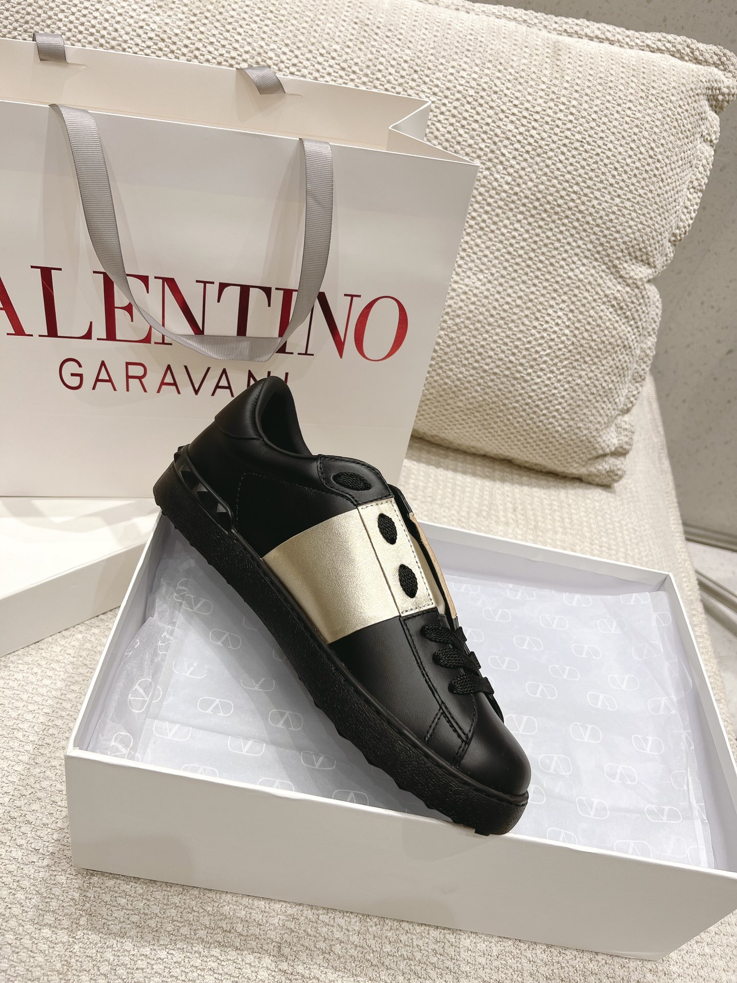 wsxc1776392369573_5 Valentino Fashion Shoes - Image 1