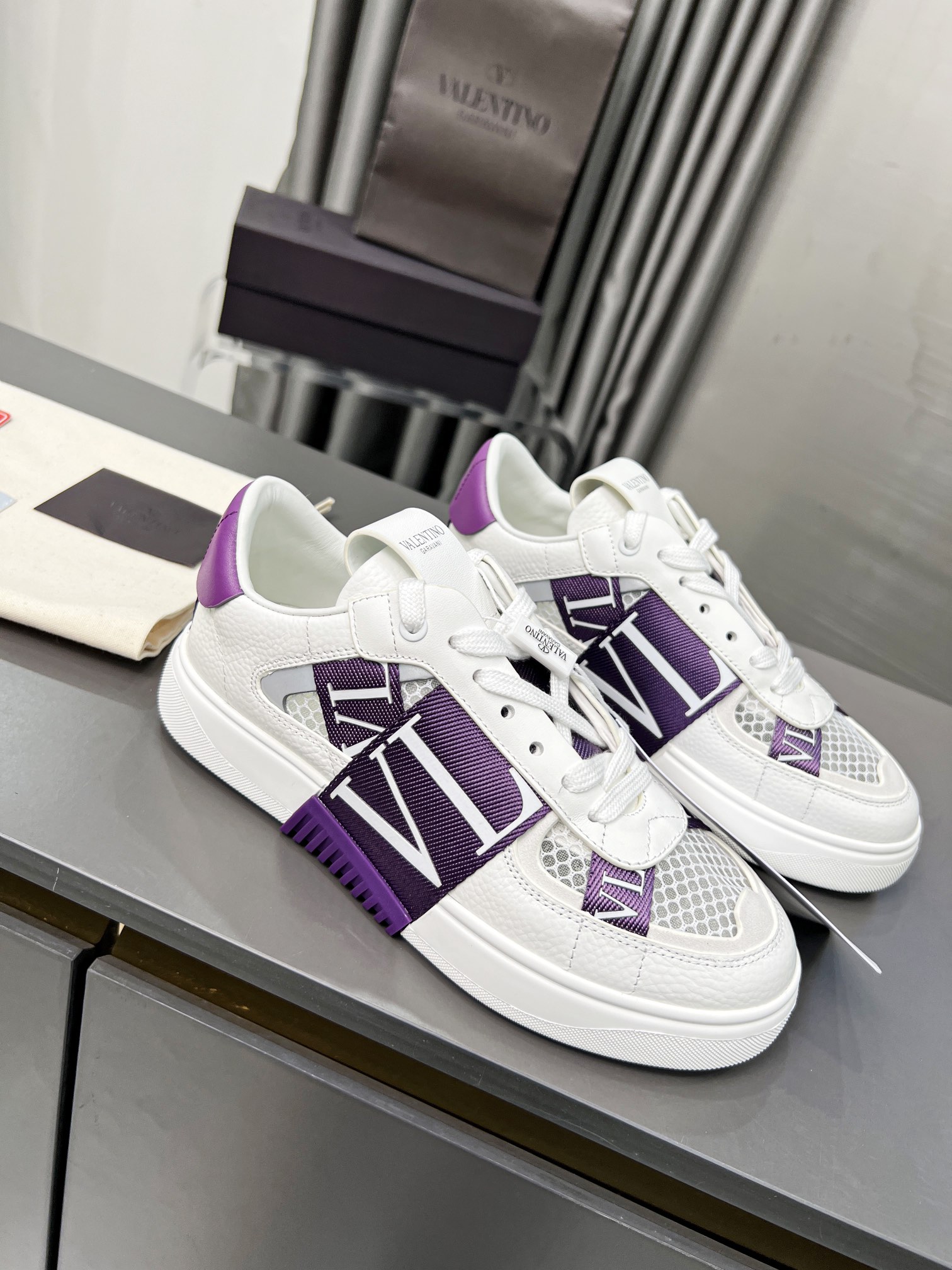 wsxc1776396612002_0 Valentino Fashion Shoes - Image 1