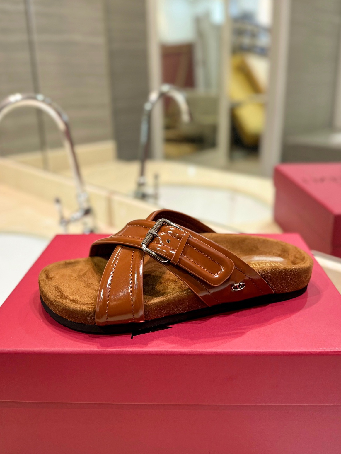 wsxc1776466822294_0 Valentino Fashion Slippers - Image 1