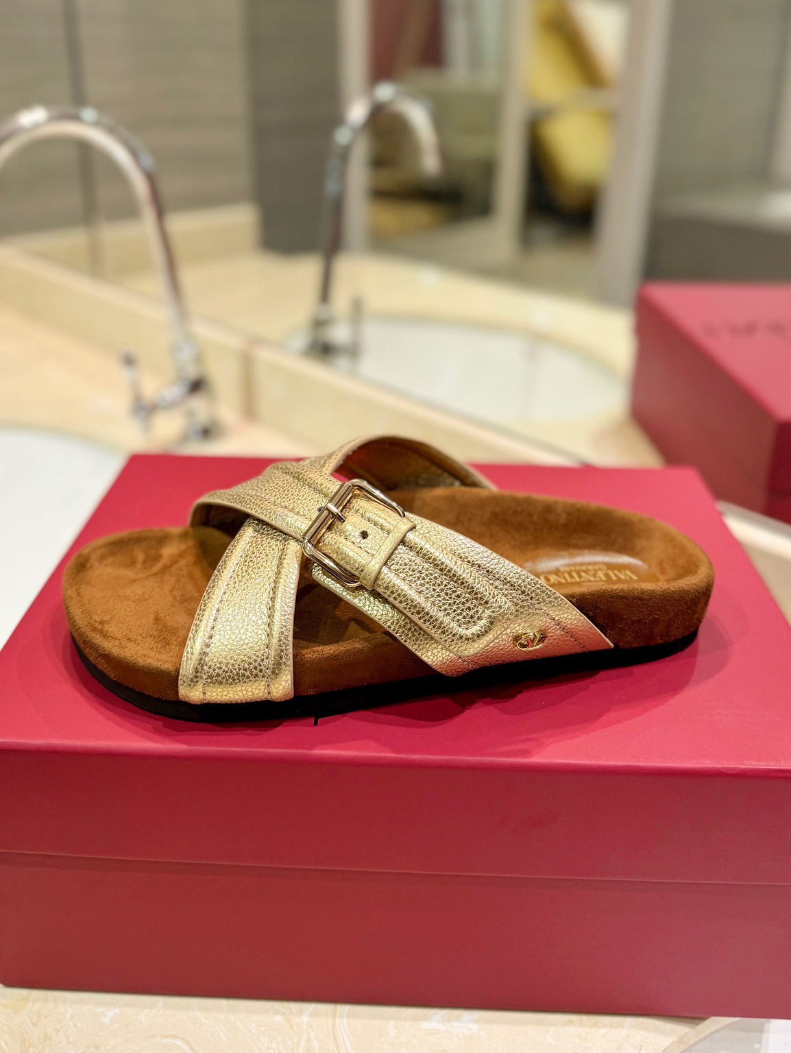 wsxc1776467037317_0 Valentino Fashion Slippers - Image 1
