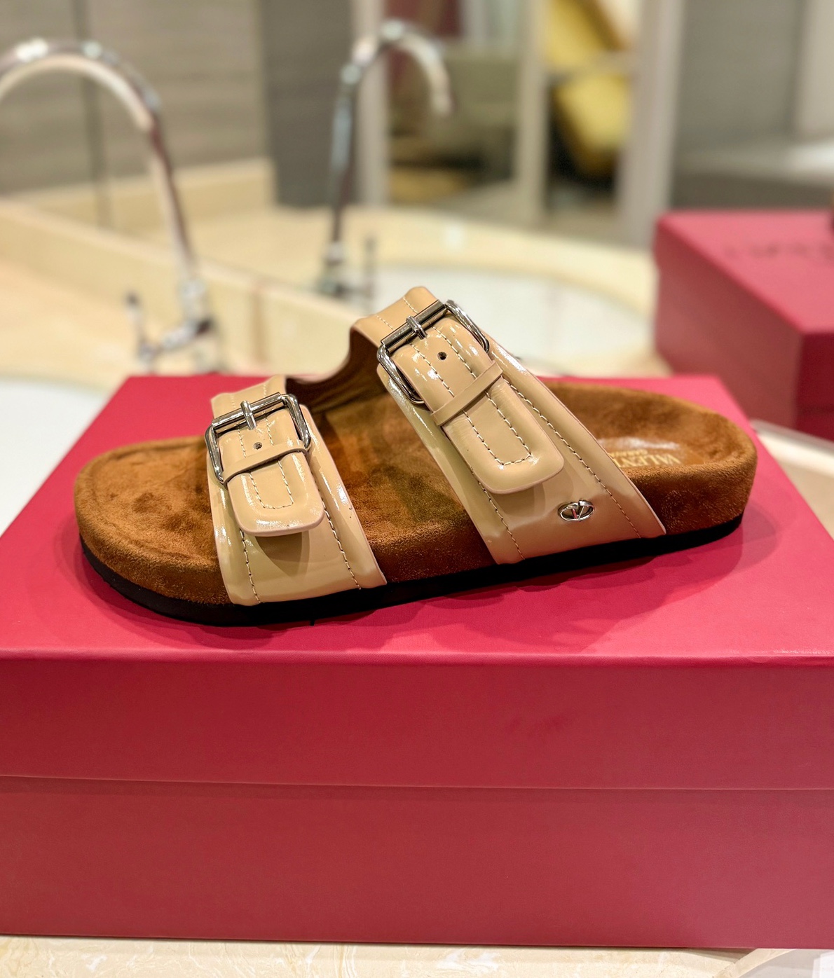 wsxc1776467097307_0 Valentino Fashion Slippers - Image 1