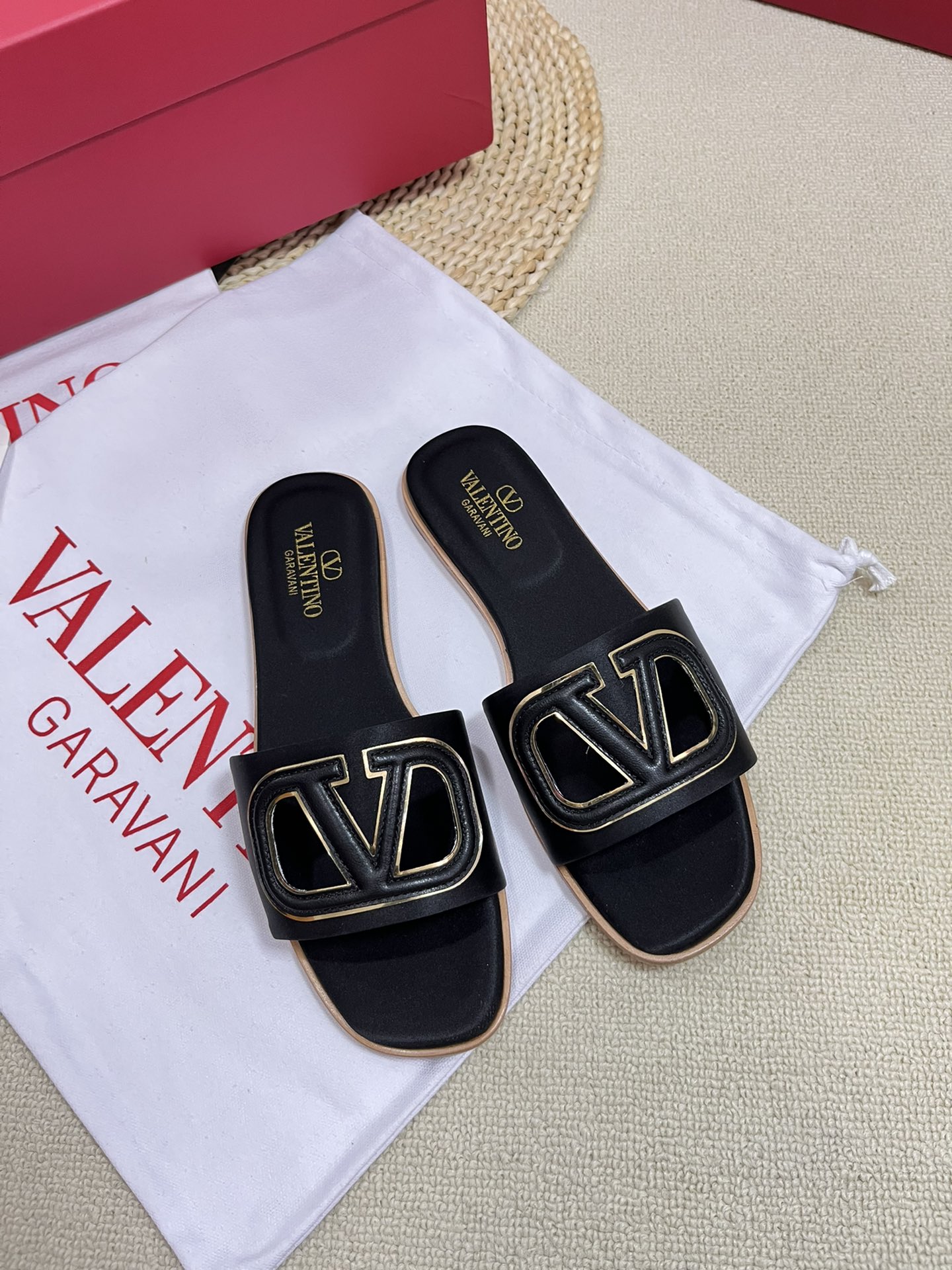 wsxc1776468209167_0 Valentino Fashion Slippers - Image 1