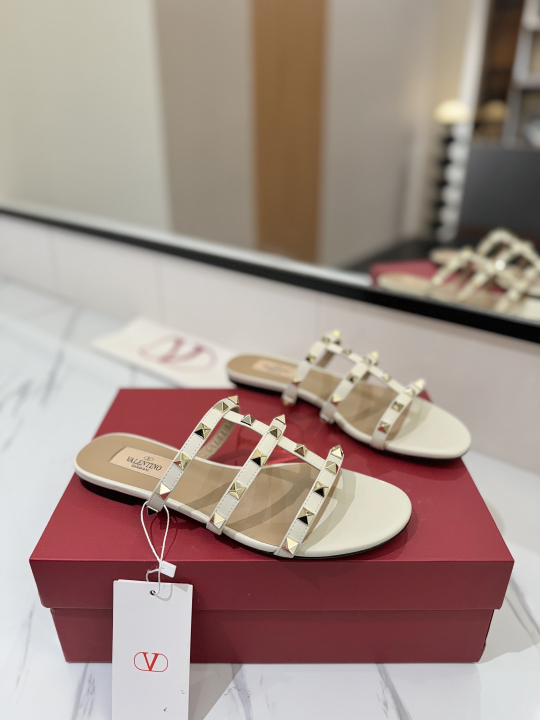 wsxc1776704934957_0 Valentino Fashion Slippers - Image 1