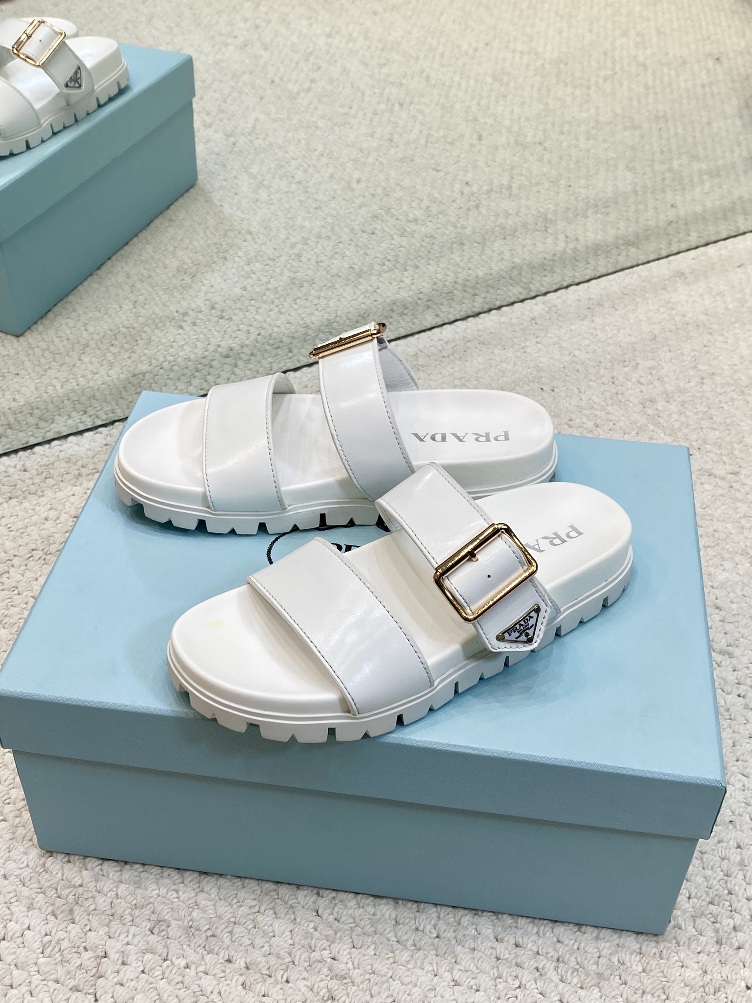 wsxc1776900975566_0 Prada Fashion Slippers - Image 1