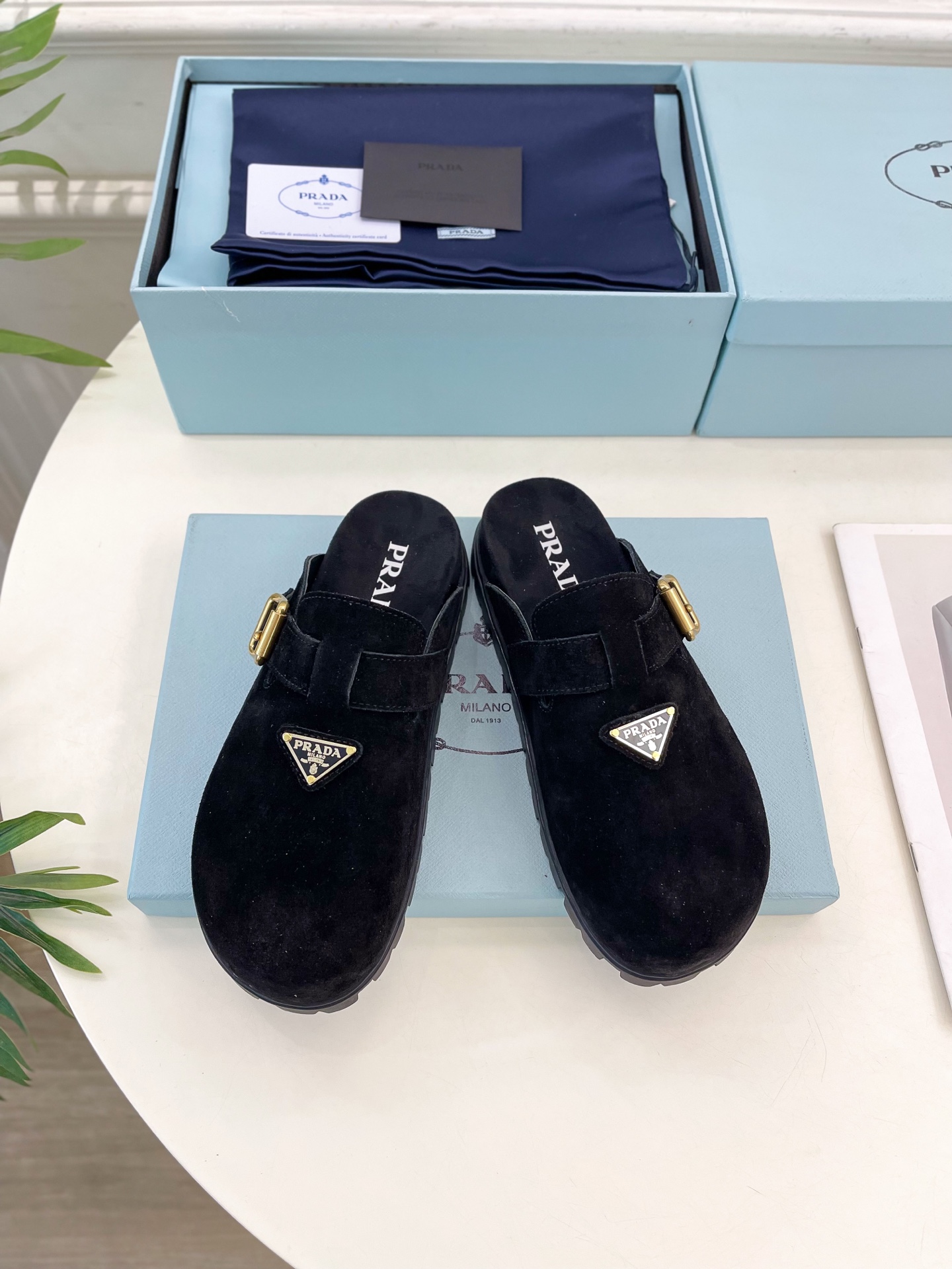 wsxc1776973820162_0 Prada Fashion Slippers - Image 1