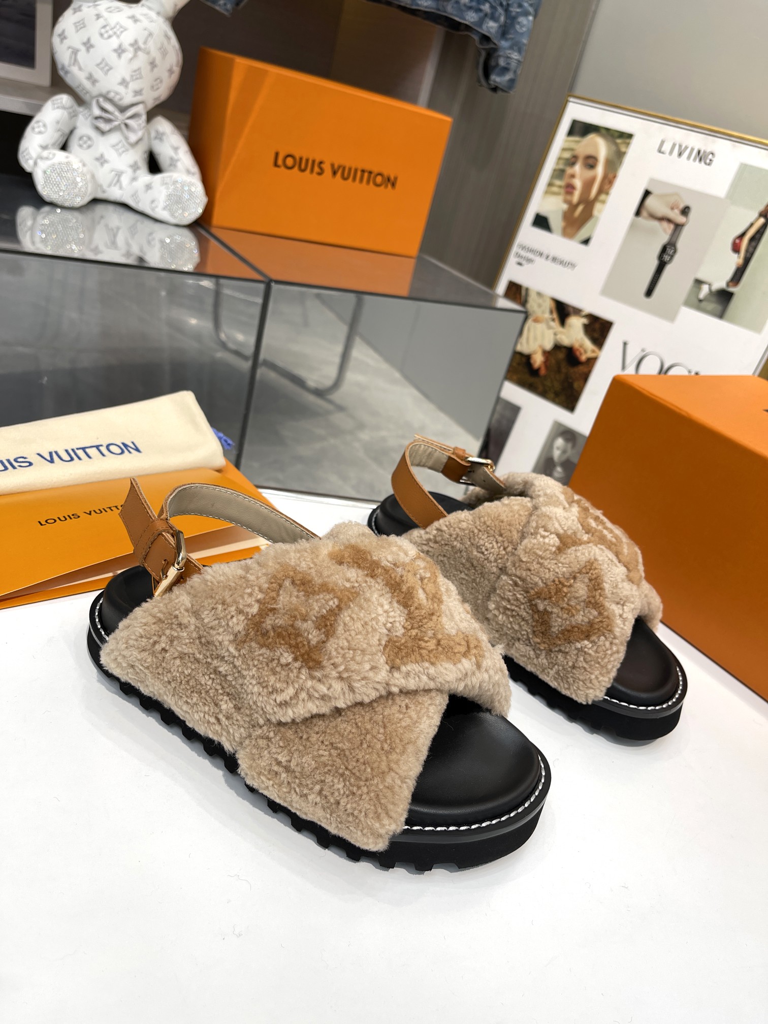 wsxc1777076370363_0 Louis Vuitton Fashion Sandals - Image 1