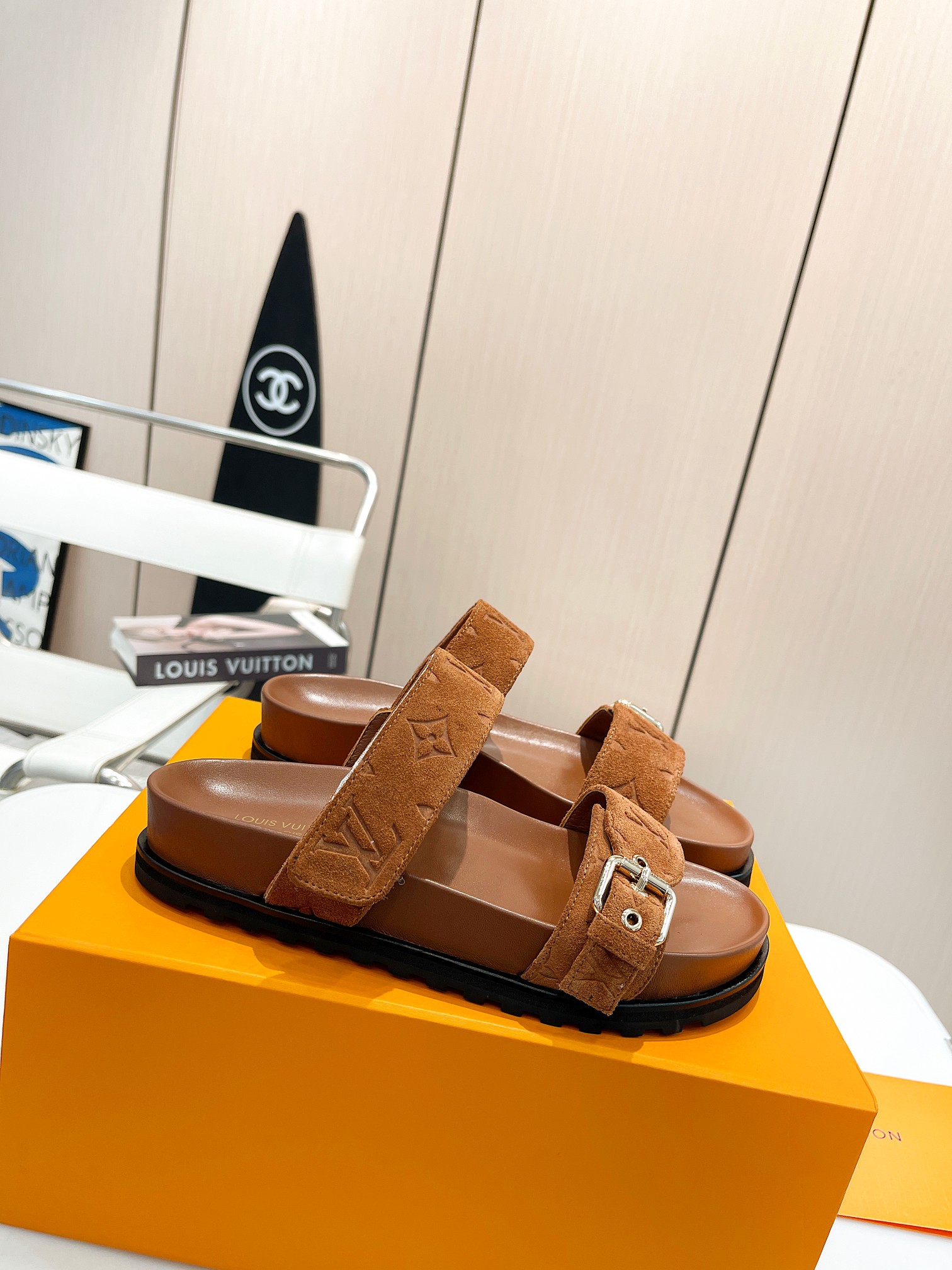 wsxc1777080675460_2 Louis Vuitton Fashion Slippers - Image 1