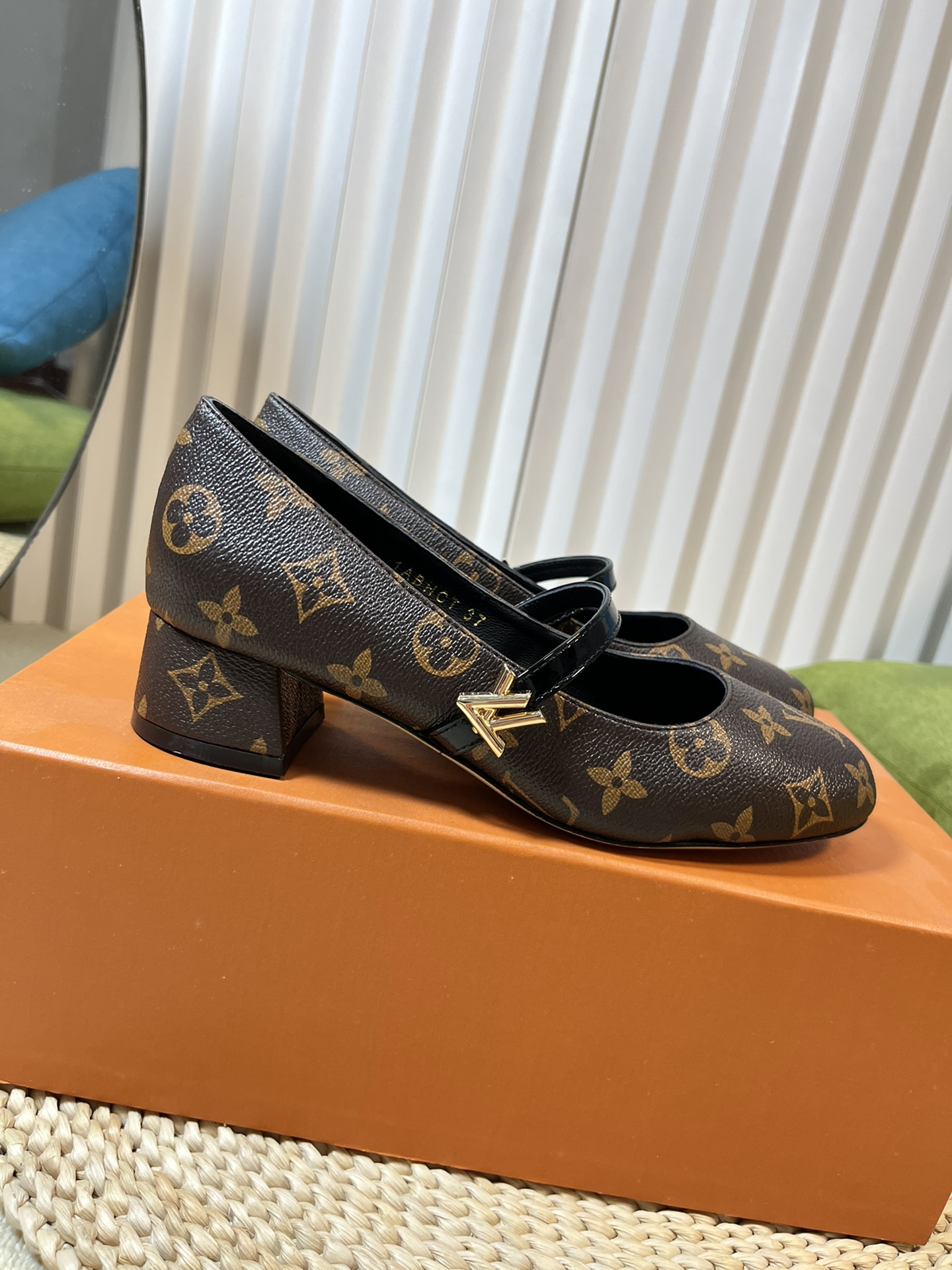 wsxc1777257578355_1 Louis Vuitton Fashion Shoes - Image 1