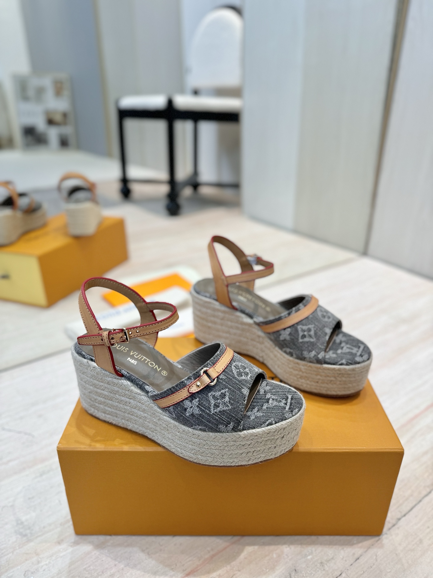wsxc1777257875723_0 Louis Vuitton Fashion Sandals - Image 1
