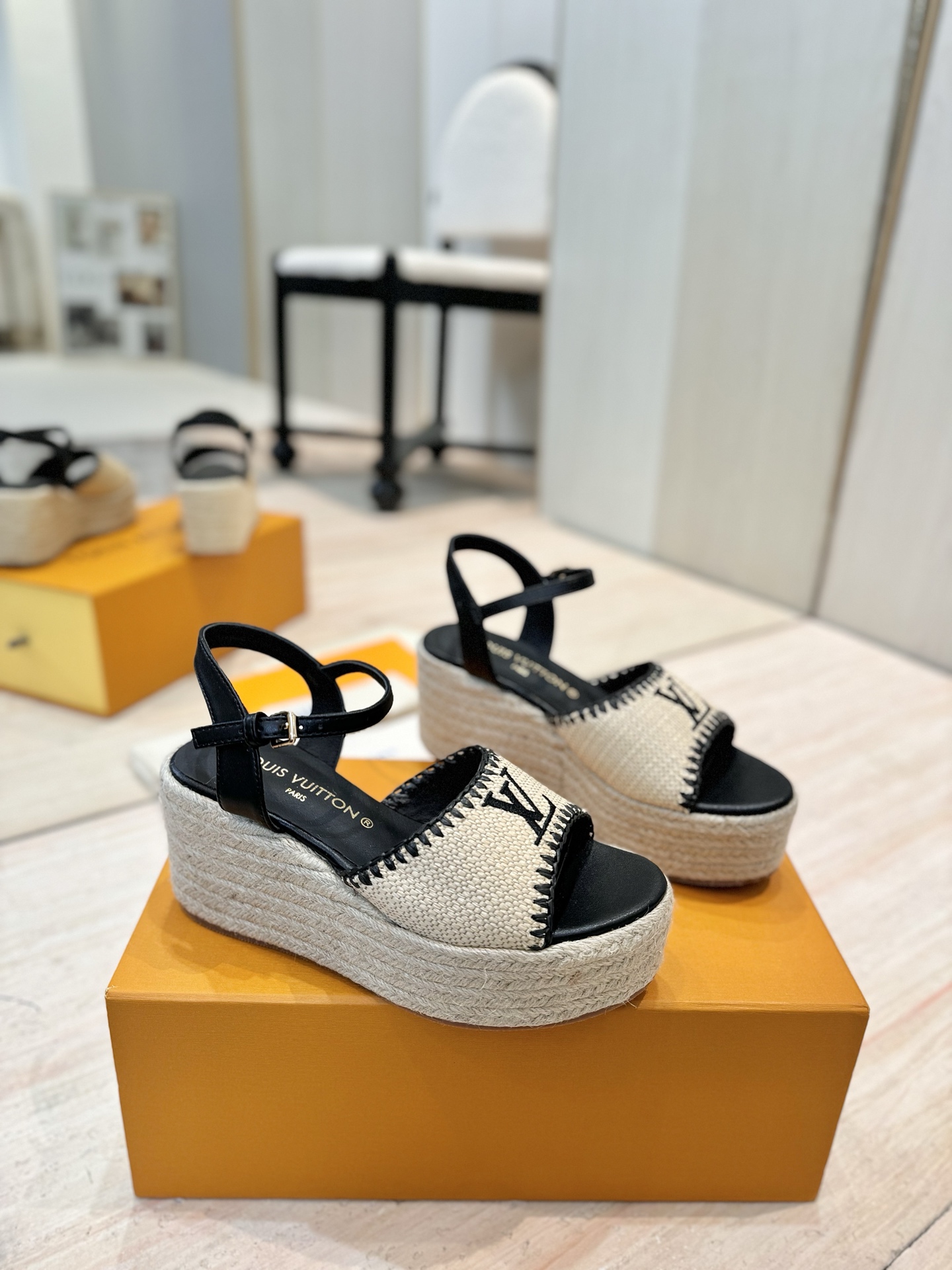 wsxc1777257972580_0 Louis Vuitton Fashion Sandals - Image 1
