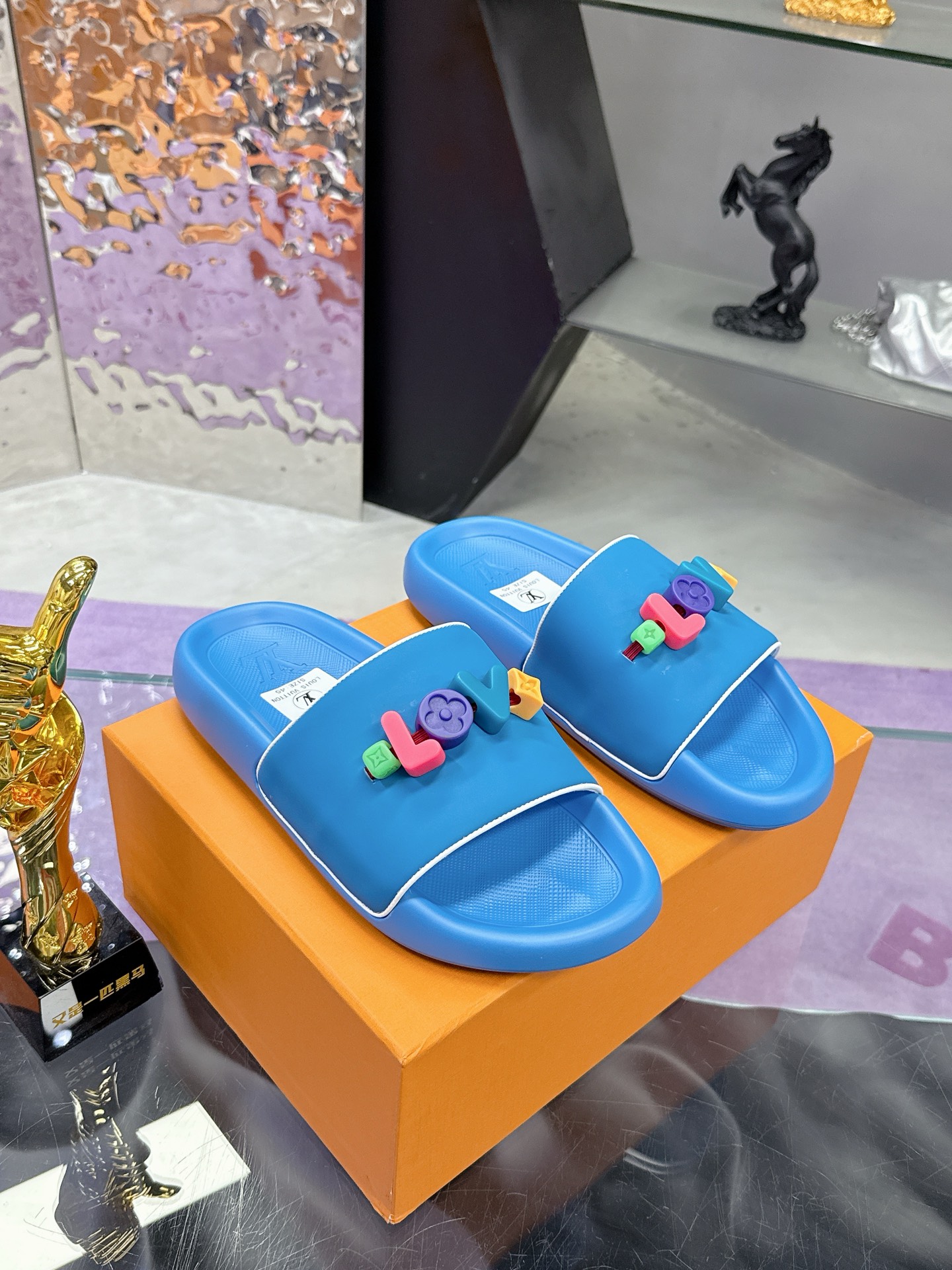 wsxc1777258159093_0 Louis Vuitton Fashion Slippers - Image 1