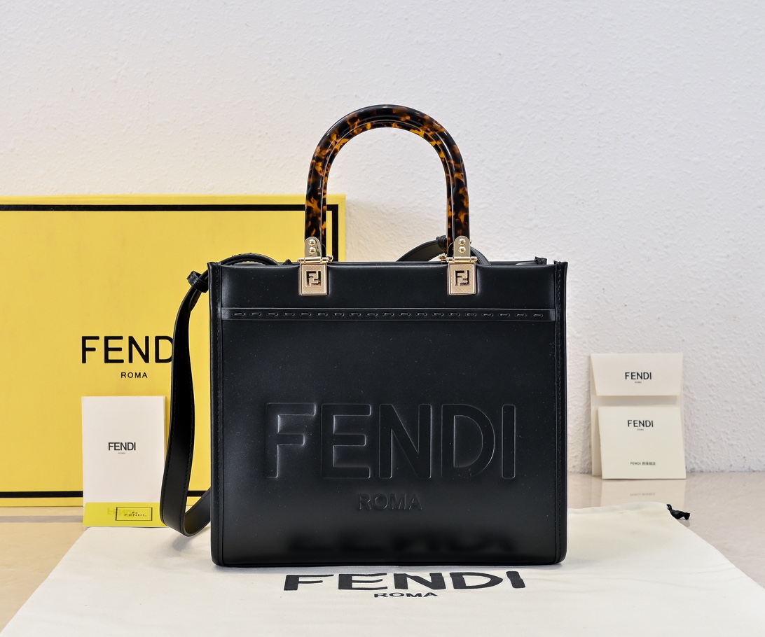 wsxc1777310737726_0 Fendi Fashion Bag - Image 1
