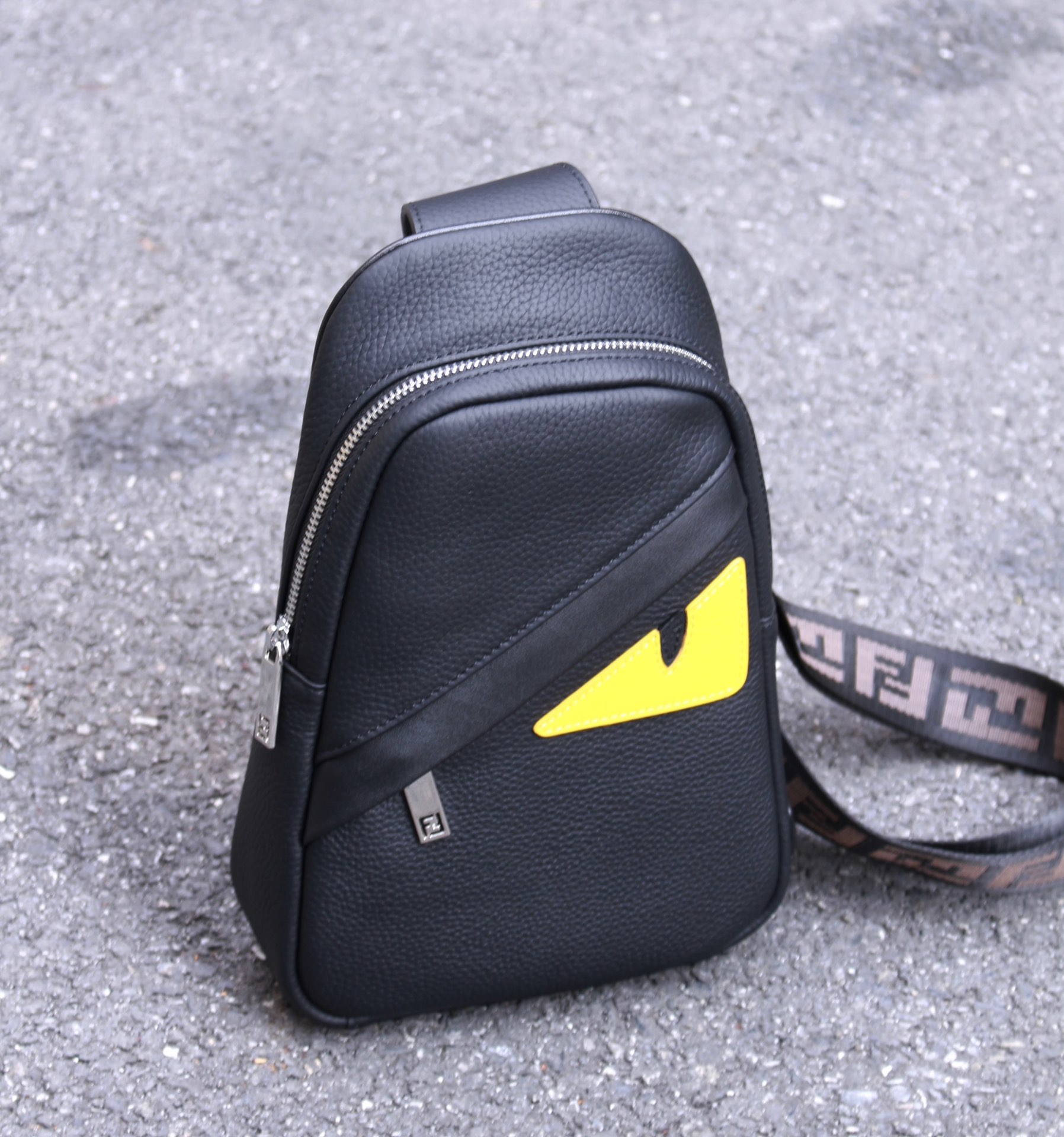 wsxc1777312172197_0 Fendi Fashion Bag - Image 1