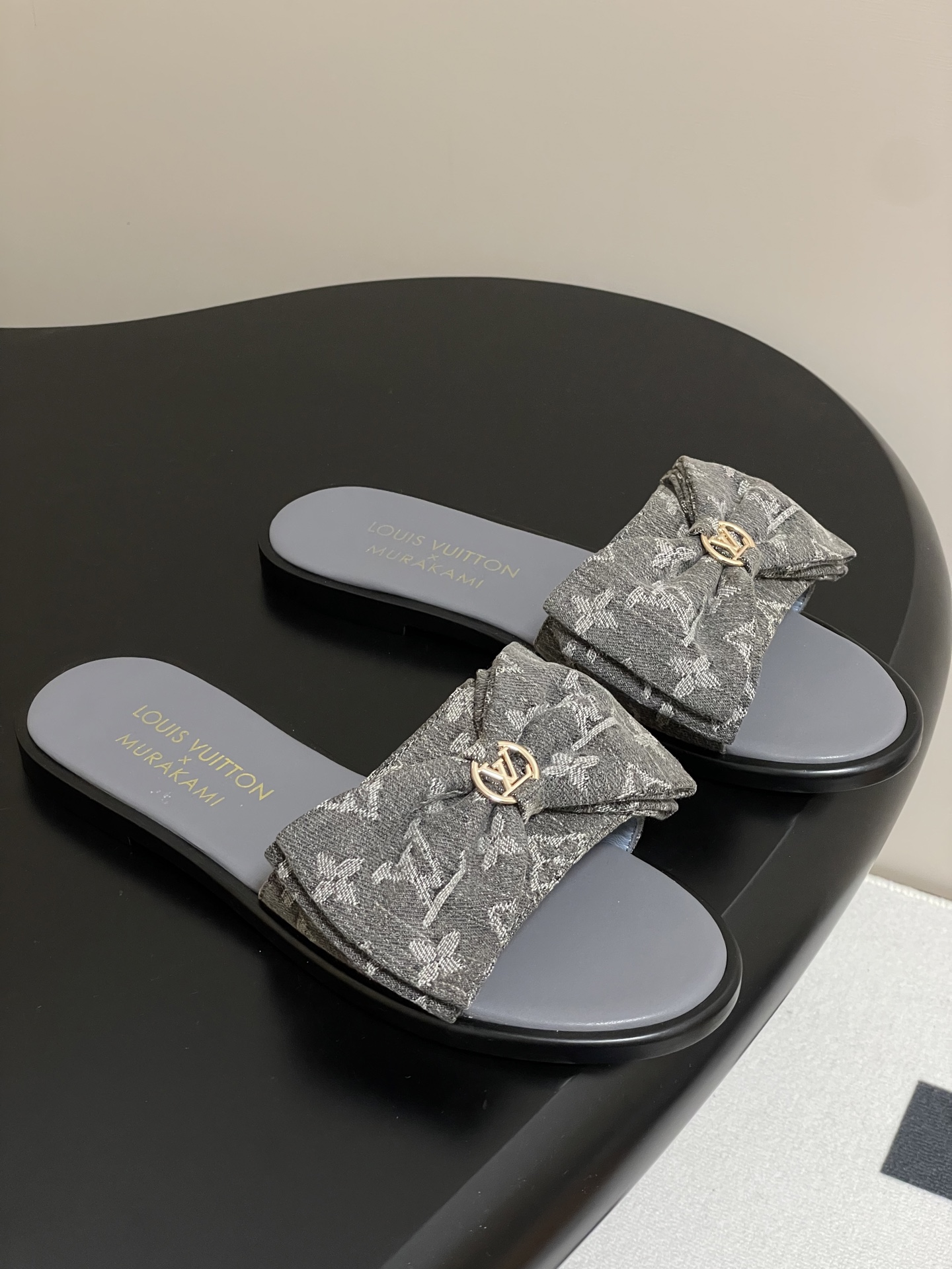 wsxc1777312581291_0 Louis Vuitton Fashion Slippers - Image 1
