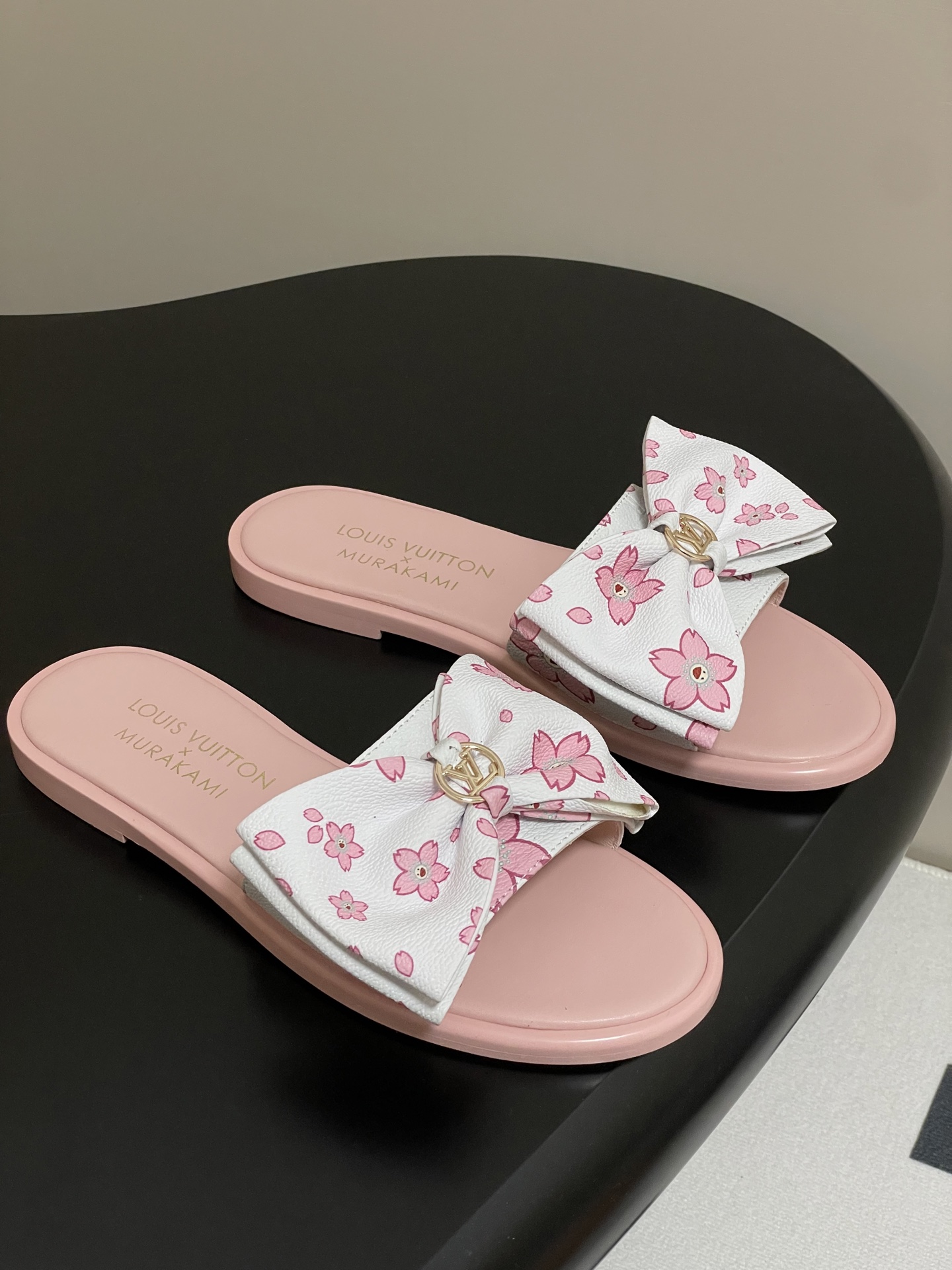 wsxc1777312710561_0 Louis Vuitton Fashion Slippers - Image 1