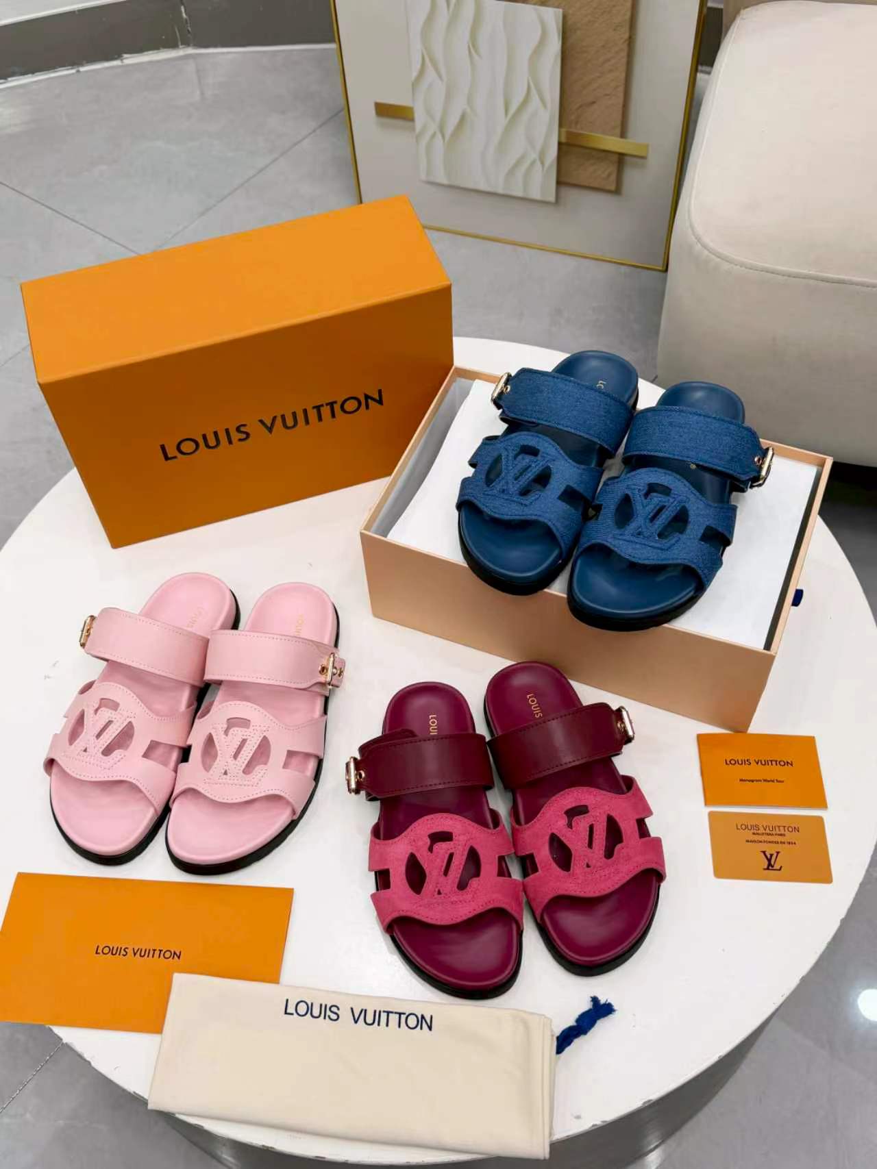 a1778905176629_8850 Louis Vuitton Fashion Slippers - Image 1