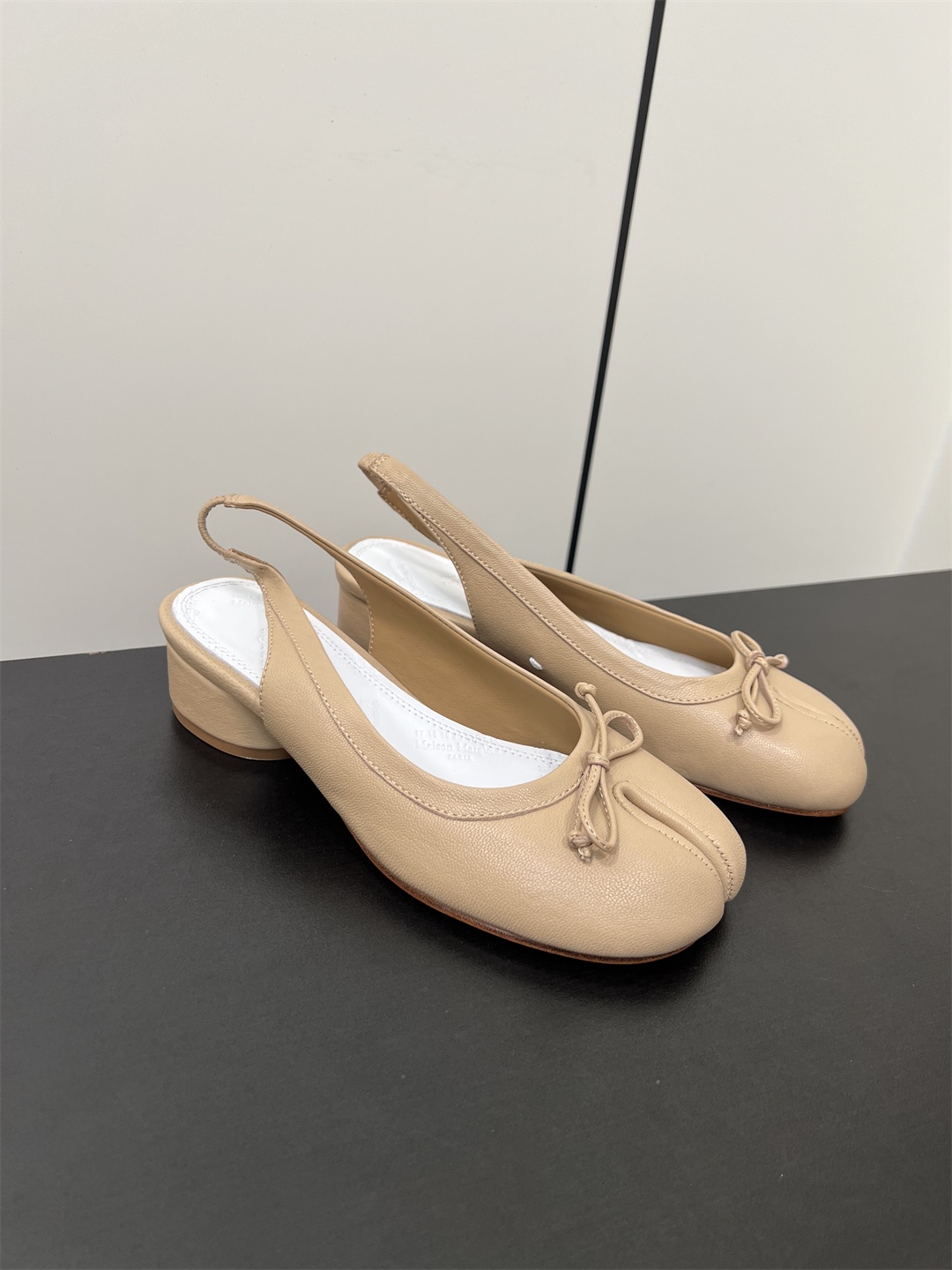 wsxc1778225820014_0 Maison Margiela Fashion Sandals - Image 1