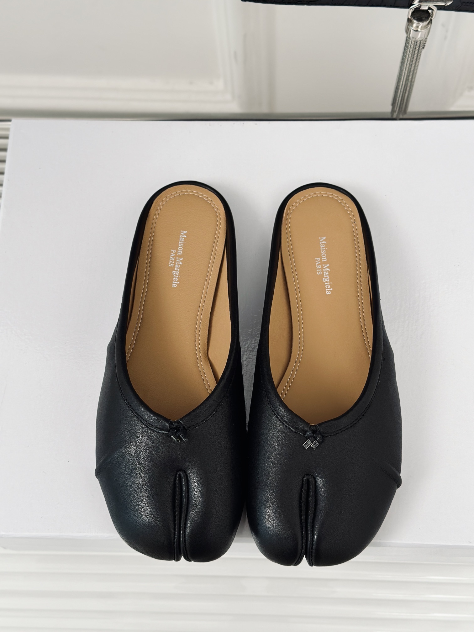 wsxc1778226102846_0 Maison Margiela Fashion Slippers - Image 1