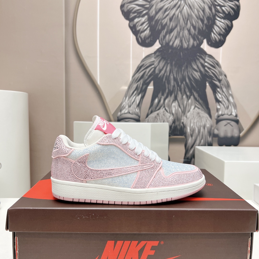 wsxc1778507303139_0 Nike Fashion Shoes - Image 1