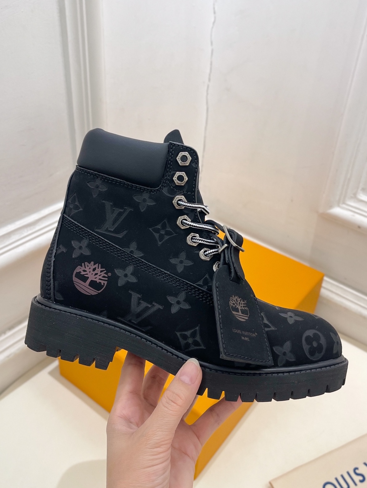 wsxc1778508970908_0 Timber Land Fashion Boots - Image 1
