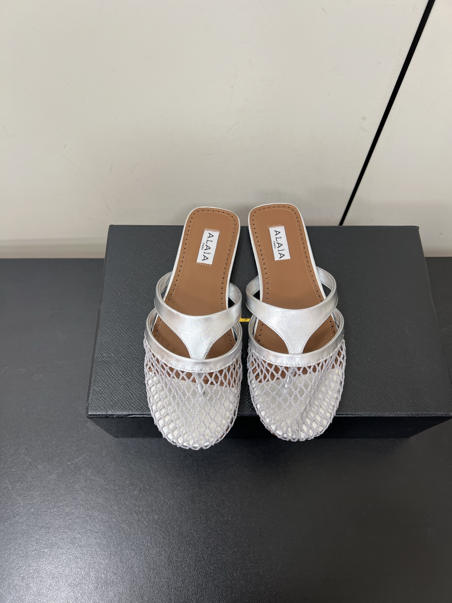 wsxc1778534153229_0 Alaia Fashion Slippers - Image 1