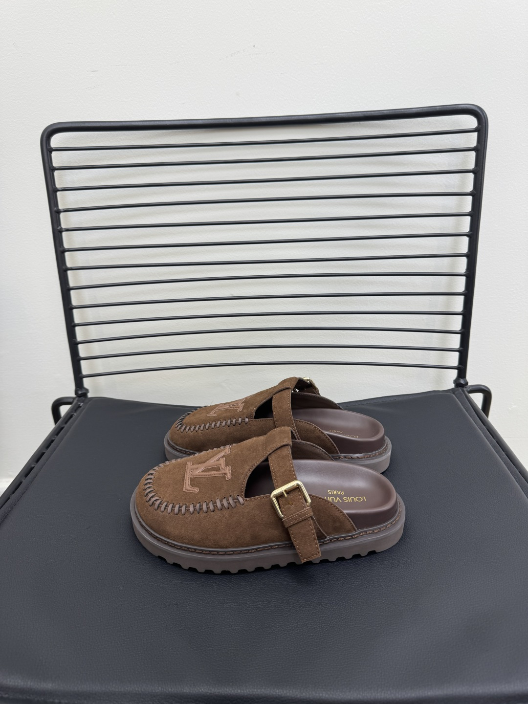 wsxc1778630558731_1 Louis Vuitton Fashion Slippers - Image 1