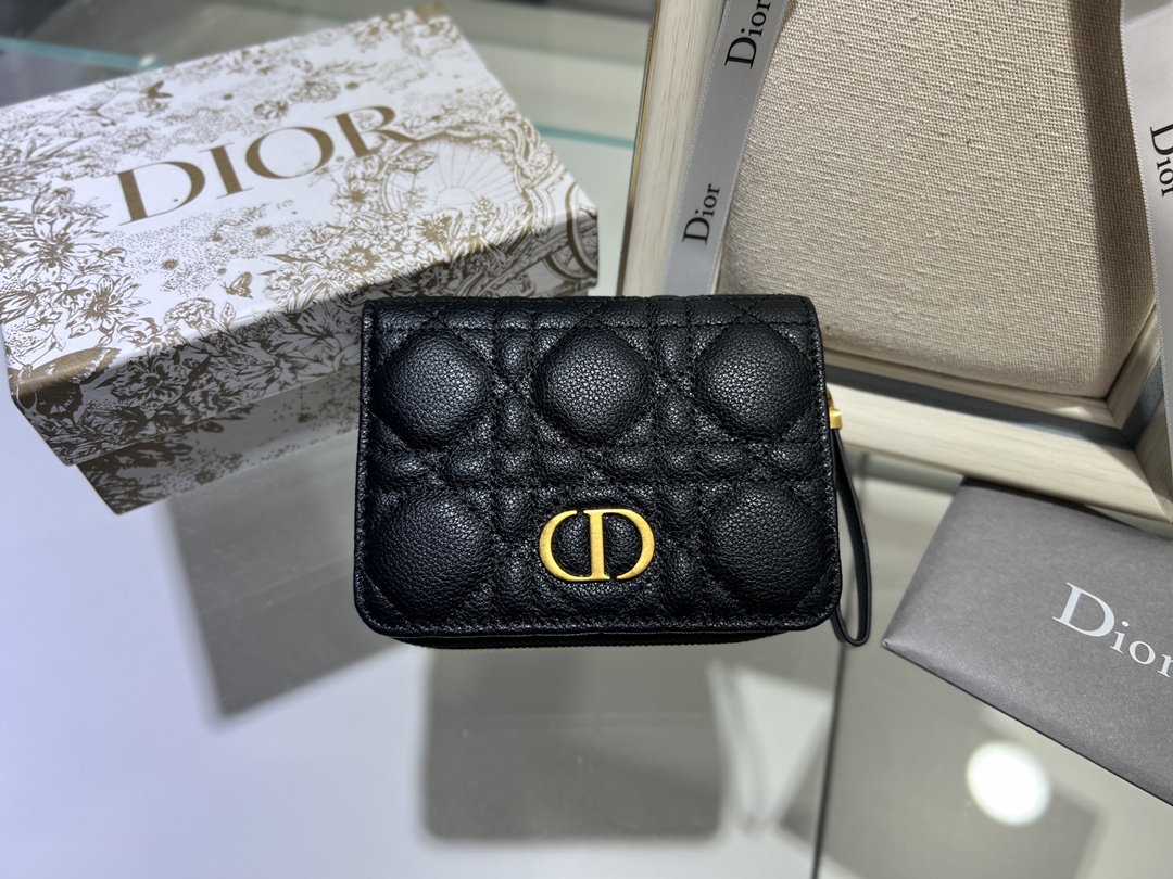 wsxc1779123425503_0 Dior Fashion Bag - Image 1