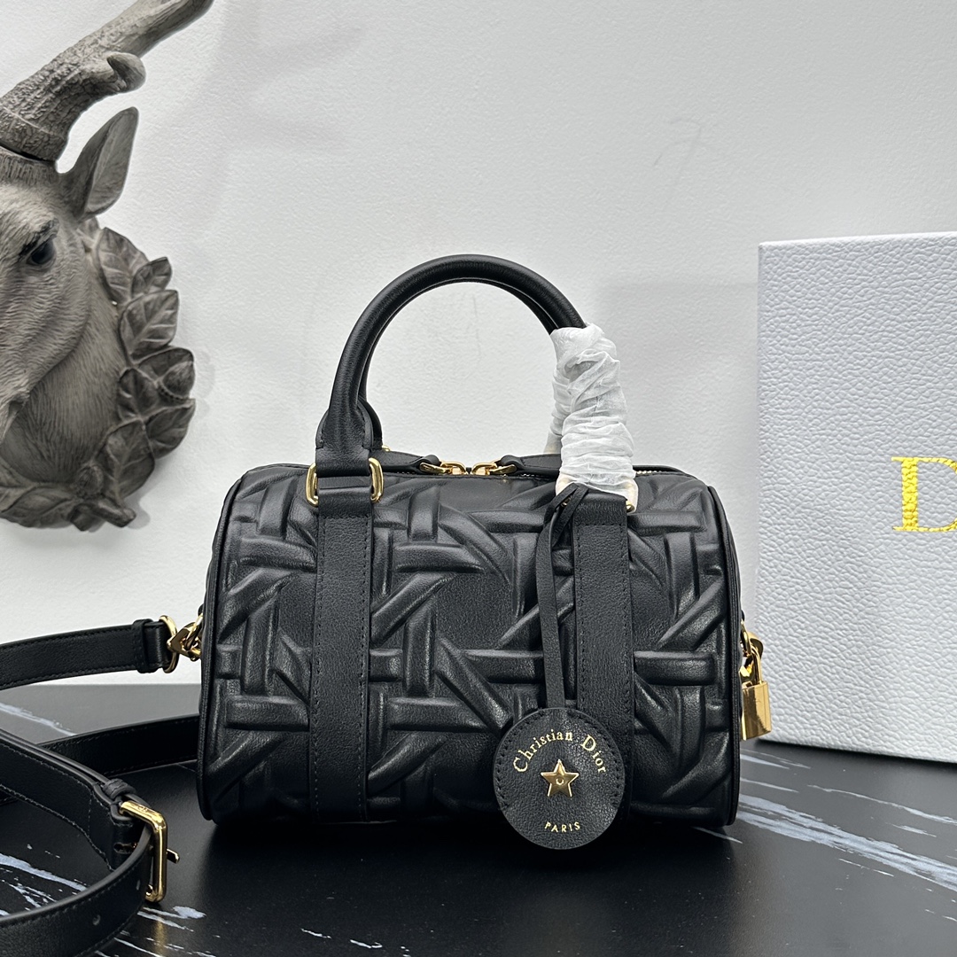 wsxc1779134512206_0 Dior Fashion Bag - Image 1