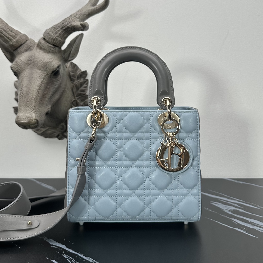 wsxc1779203319379_0 Dior Fashion Bag - Image 1