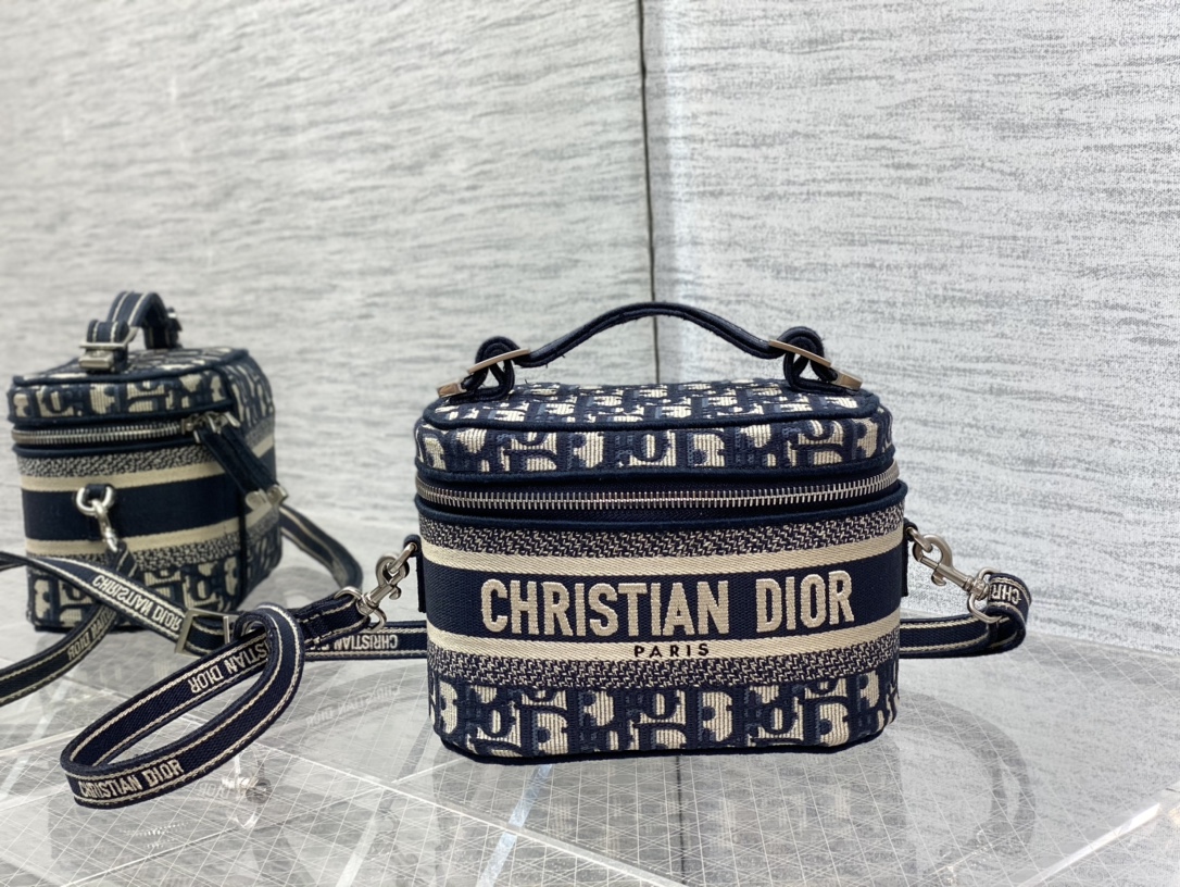wsxc1779283838716_0 Dior Fashion Bag - Image 1