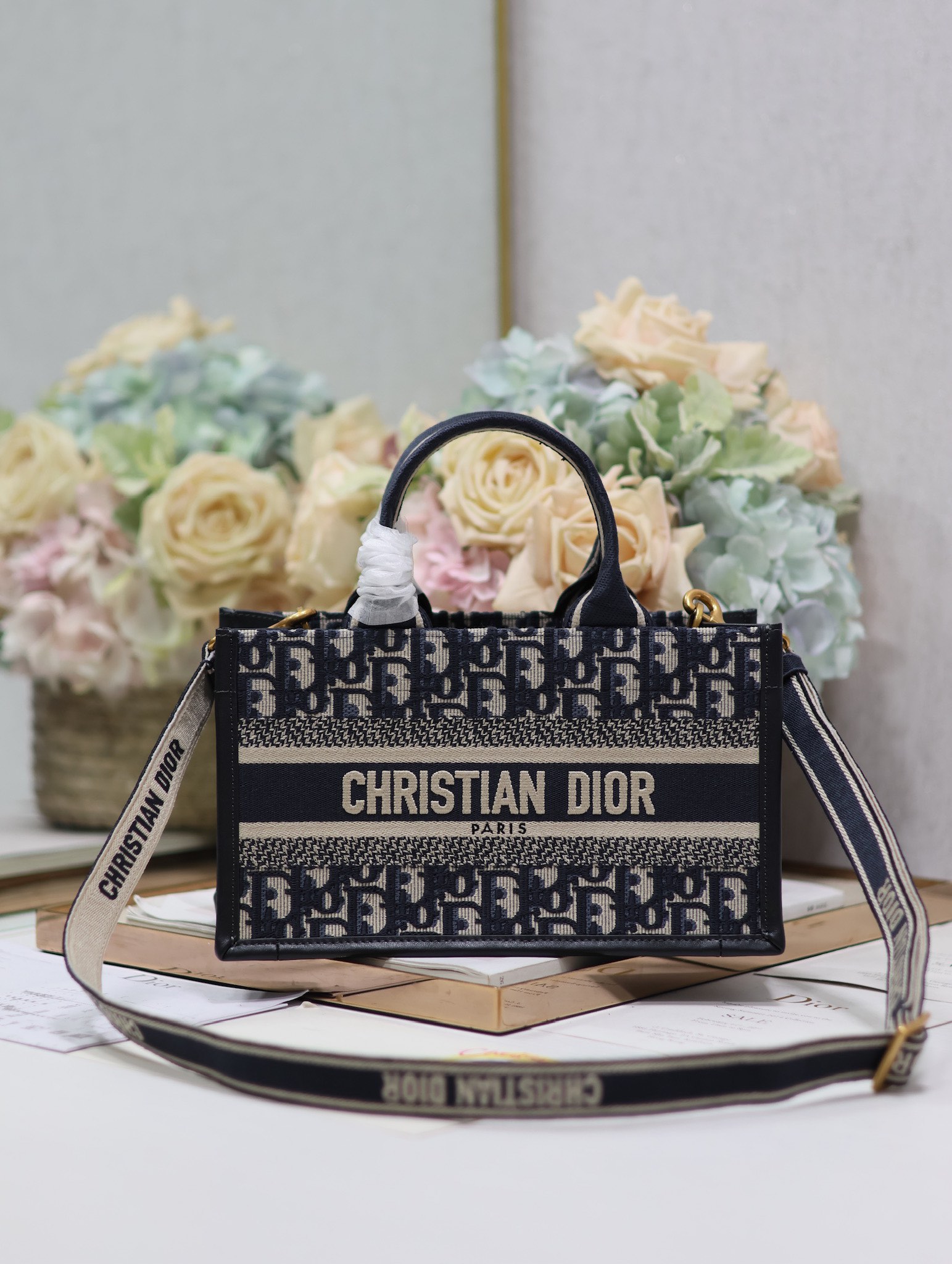 wsxc1779464670977_0 Dior Fashion Bag - Image 1