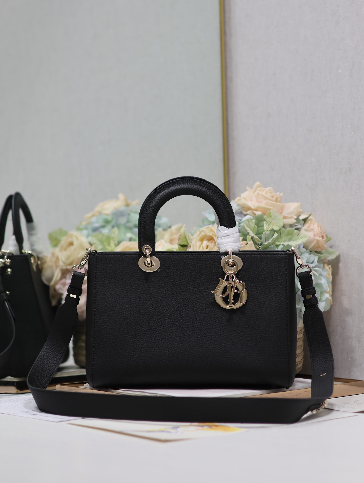 wsxc1779800951422_0 Dior Fashion Bag - Image 1