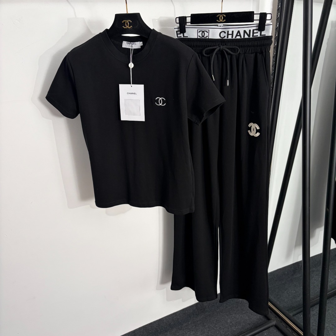 wsxc1780103068205_0 Chanel set - Image 1
