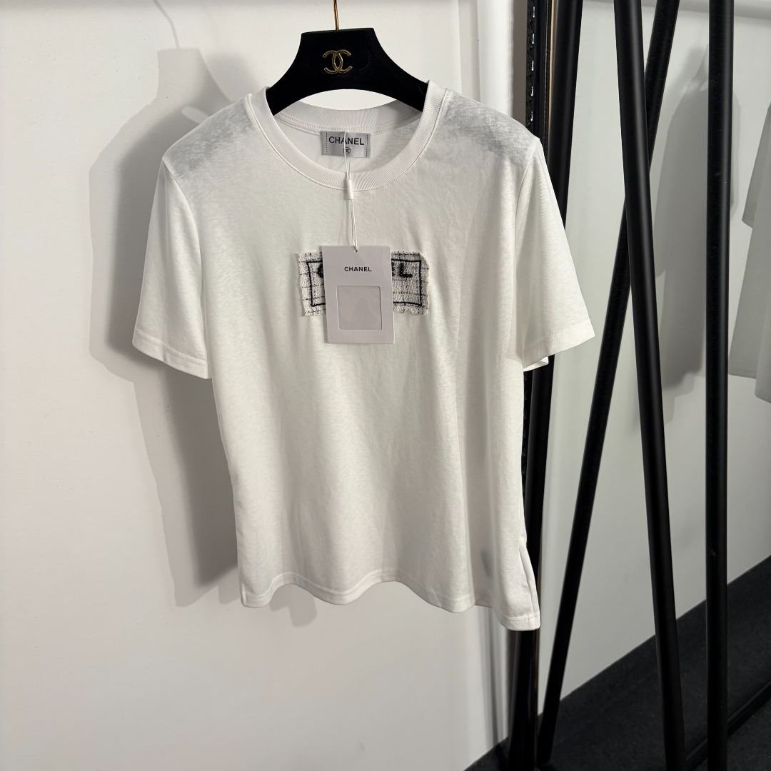 wsxc1780928298669_0 Chanel shirt - Image 1