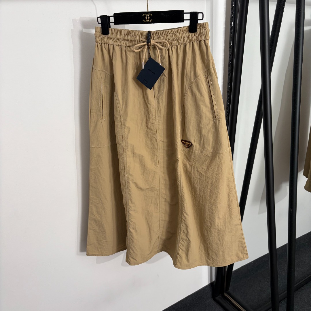 wsxc1781000561505_0 Prada Skirt - Image 1